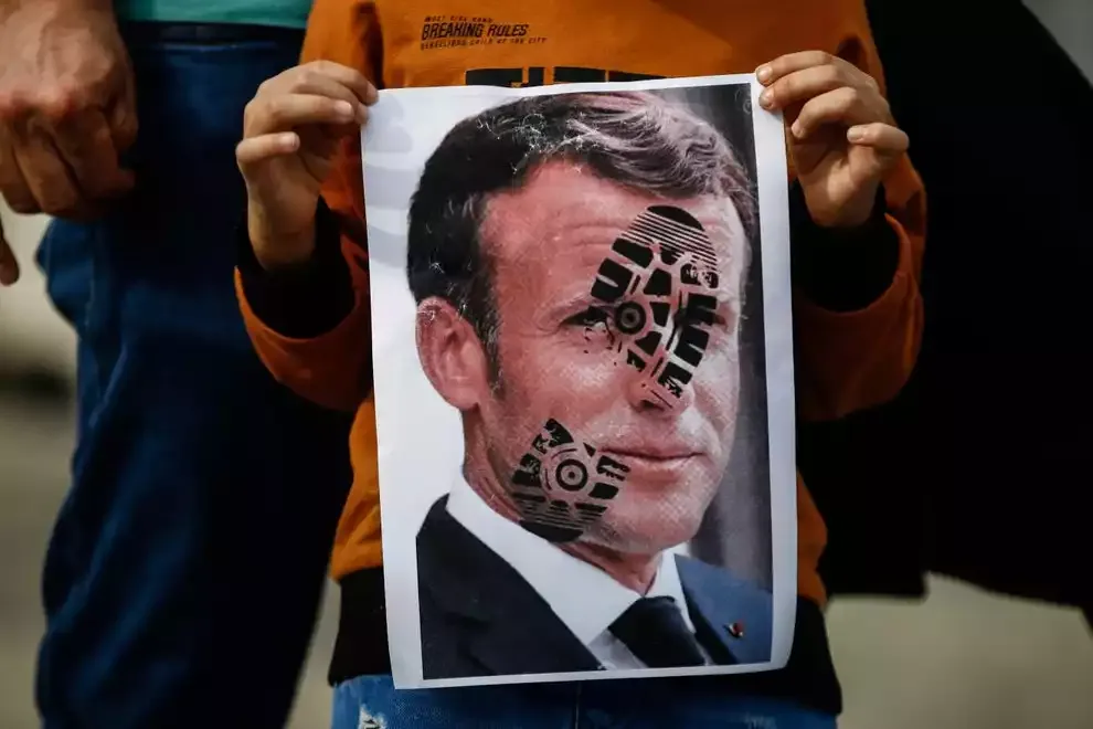 Emmanuel Macron footprint